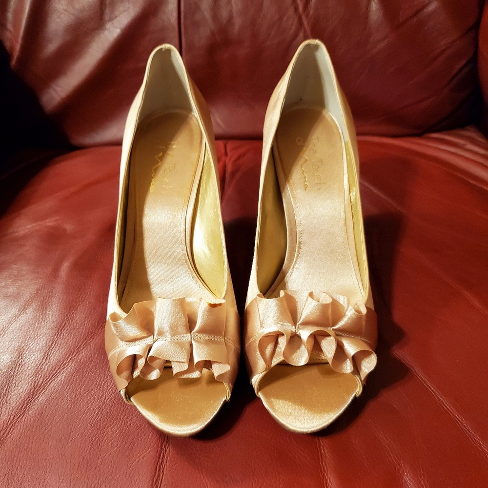 Touch of Nina Gold heel